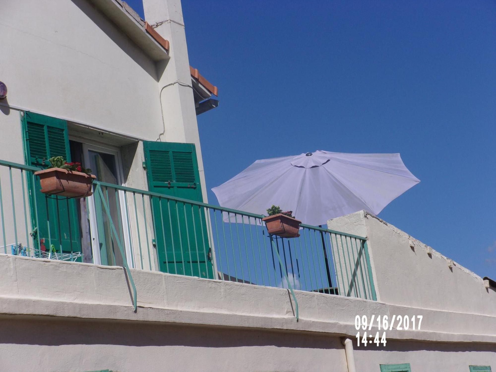Stud Terras Ville Corniche 2 Pers Stat Gratuit Rue Modif Suivt Possib Et Accord Exclusif Marseille Bagian luar foto
